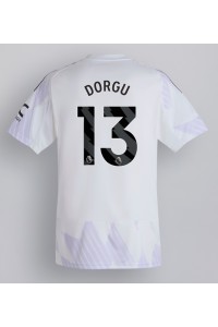 Manchester United Patrick Dorgu #13 Jalkapallovaatteet Vieraspaita 2025-26 Lyhythihainen